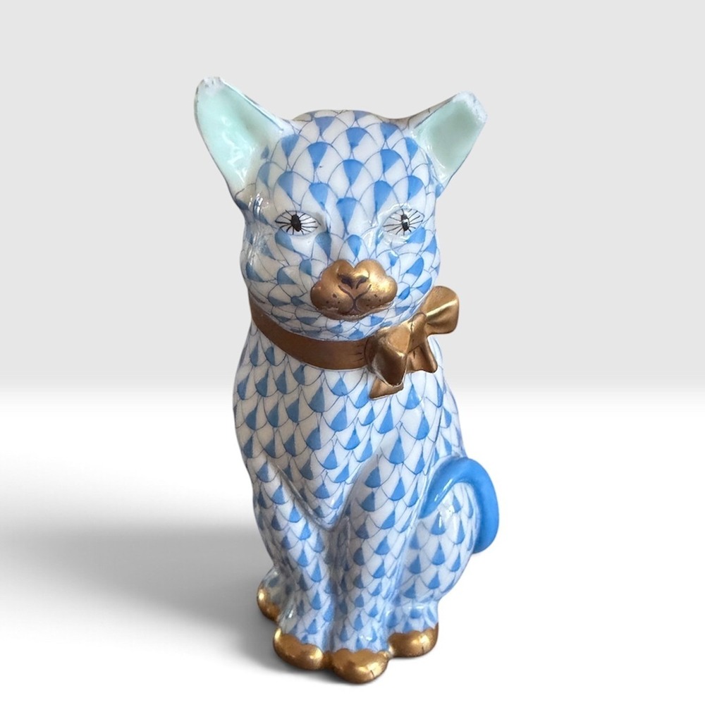 Herend Hungary Handpainted Cat Figurine Blue Fishnet Porcelain Gold Bow 15319